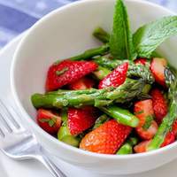 Asparagus, Strawberry and Mint Salad Recipe