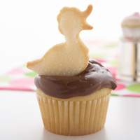 Classic Yellow Cupcakes with Milk Chocolate Frosting Recipe