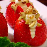 Cream Cheese and Pecan Stuffed Berries Recipe