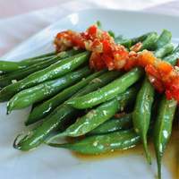 Garlicky, Spicy and Sesamey Green Beans Recipe
