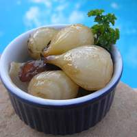Glazed Pearl Onions with Raisins and Almonds Recipe