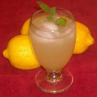 Old-Fashioned Lemon Balm Lemonade Recipe