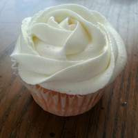 Vanilla  Buttercream Frosting (From Sprinkles Cupcakes) Recipe