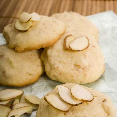Almond Cookies I - RecipeNode.com