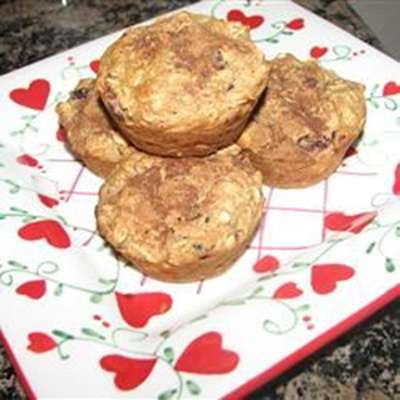 Applesauce-Oat Muffins - RecipeNode.com