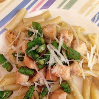 Asparagus, Chicken and Penne Pasta - RecipeNode.com
