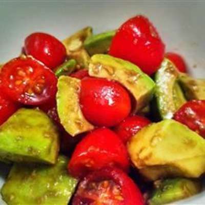 Avocado and Tomato Salad - RecipeNode.com