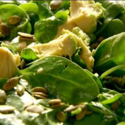Baby Spinach, Avocado, and Pumpkin Seed Salad - RecipeNode.com