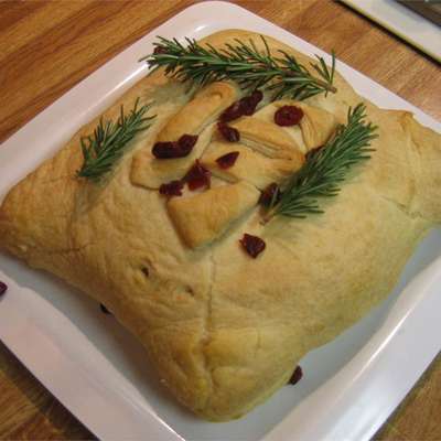 Baked Brie in Puff Pastry - RecipeNode.com