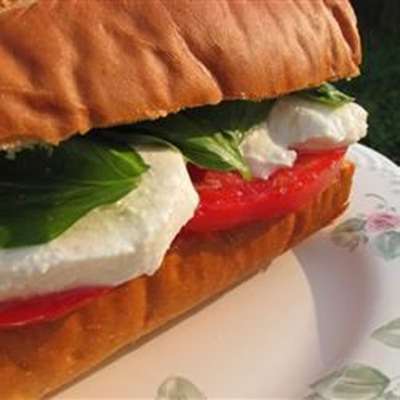 Basil, Tomato and Mozzarella Sandwich - RecipeNode.com