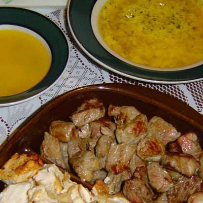 beef fondue with dipping sauces - RecipeNode.com