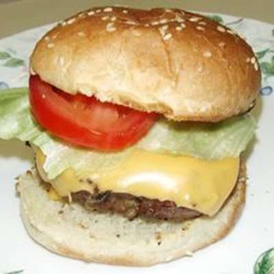 Biggest Bestest Burger - RecipeNode.com