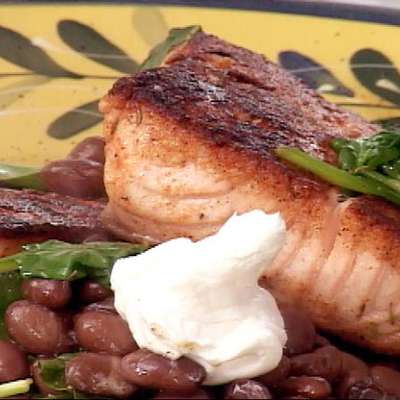 Blackened Salmon with Spinach and Soy Black Beans (Five-minute meal in a pan!) - RecipeNode.com