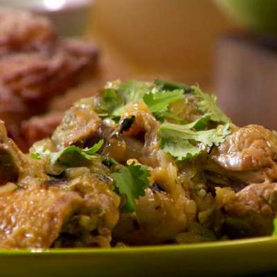 Braised Chicken with Tomatillos and Jalapenos - RecipeNode.com