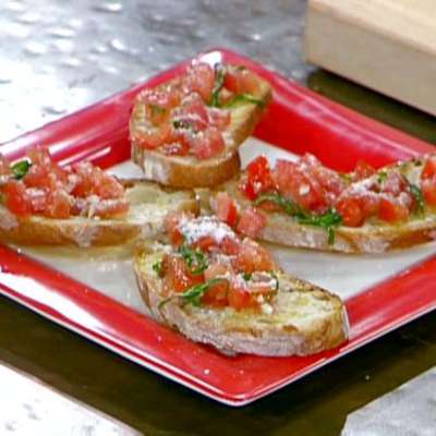 Bruschetta with Mediterranean Tomato Topping - RecipeNode.com