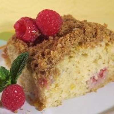Buttermilk Mango-Berry Crumb Cake - RecipeNode.com