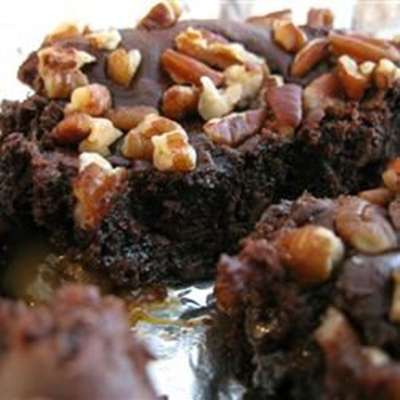 Caramel Turtle Brownies - RecipeNode.com