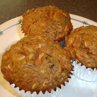 Carrot Oatmeal Muffins - RecipeNode.com