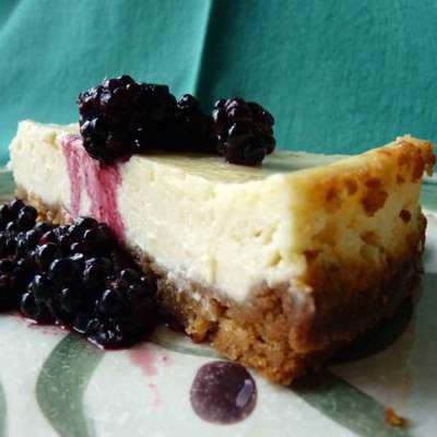 Cheesecake With Minted Blackberries - RecipeNode.com