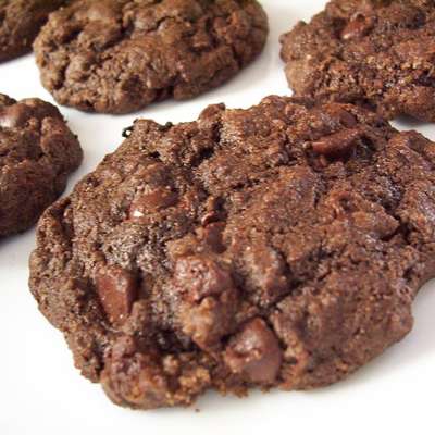 Chewy Chocolate Cookies - RecipeNode.com