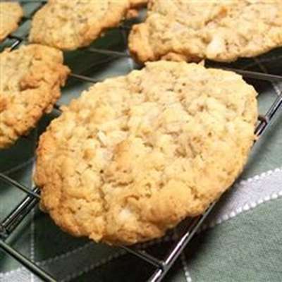 Chewy Crispy Coconut Cookies - RecipeNode.com