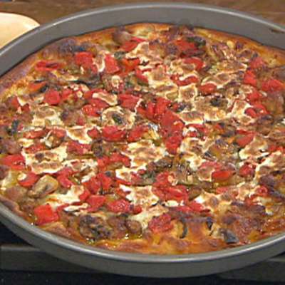 Chicago-Style Pan Pizza with Sausage, Mushrooms, Herbs and Tomatoes - RecipeNode.com