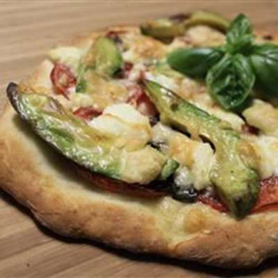 Chicken Avocado Pizza - RecipeNode.com
