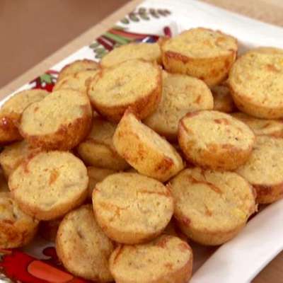 Chile Corn Muffins with Chipotle Butter - RecipeNode.com