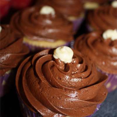 Chocolate Butter-Creme Frosting - RecipeNode.com