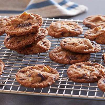 Chocolate Chip Cookies Straight Up or with Nuts - RecipeNode.com
