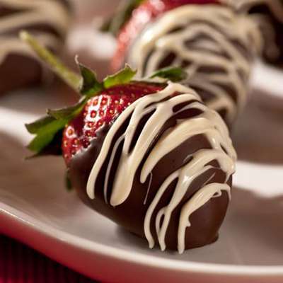Chocolate-Covered Strawberries - RecipeNode.com