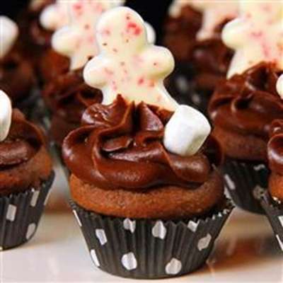 Chocolate Fudge Cupcakes - RecipeNode.com
