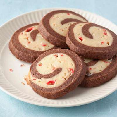Chocolate Peppermint Pinwheel Cookies - RecipeNode.com
