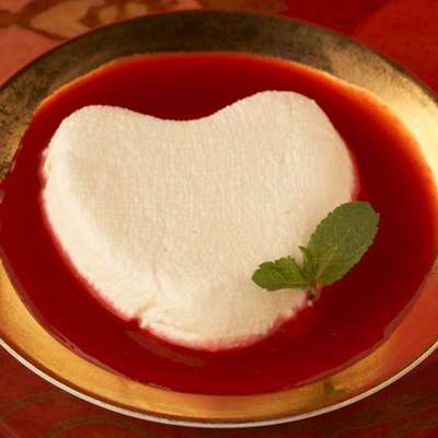 Classic Coeur a la Creme with Raspberry Coulis and Fresh Raspberries - RecipeNode.com