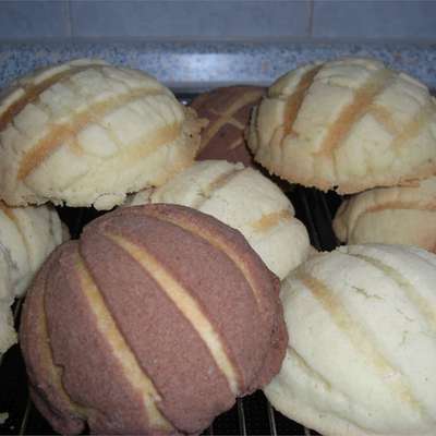 Conchas (Mexican Sweet Bread) - RecipeNode.com