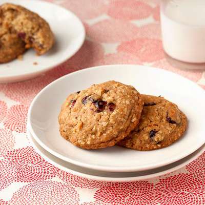 Craisy Oatmeal Cookies - RecipeNode.com
