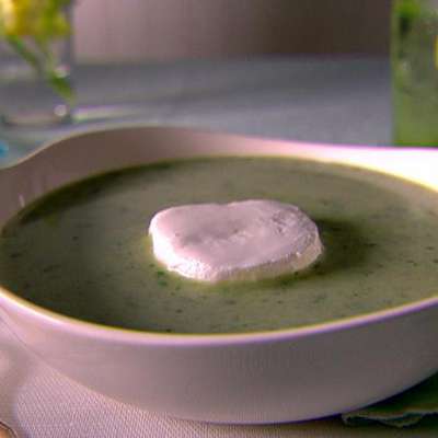Creamy Arugula and Lettuce Soup with Goat Cheese - RecipeNode.com