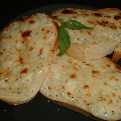 Creamy Cheese Bread - RecipeNode.com