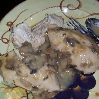Crock Pot Cheesy Mushroom Chicken - RecipeNode.com