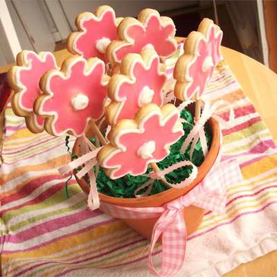 Cut-Out Cookies in a Flower Pot - RecipeNode.com