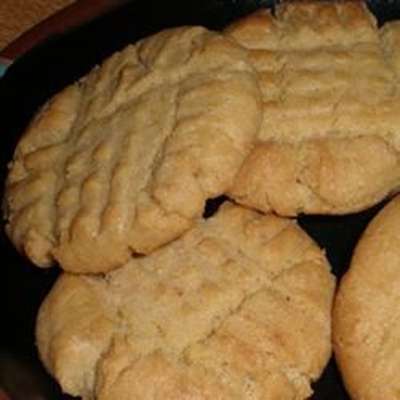 Dad's Favorite Peanut Butter Cookies - RecipeNode.com