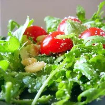 Easy Arugula Salad - RecipeNode.com