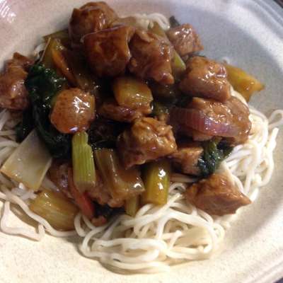 Easy Chicken Chow Mein - RecipeNode.com