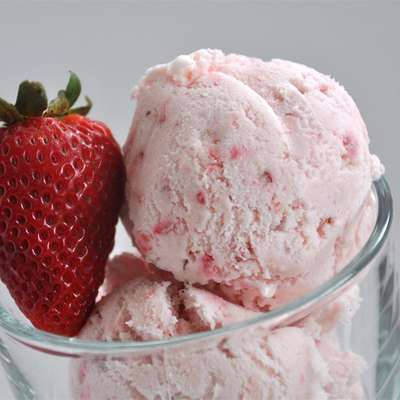 Easy, Eggless Strawberry Ice Cream - RecipeNode.com