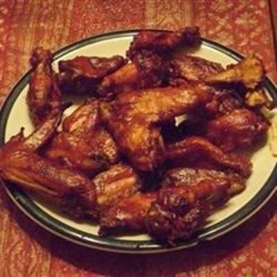 Easy Slow Cooker Chicken Wings - RecipeNode.com