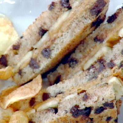 Emeril's Peanut Butter and Banana Sandwich with Homemade Bam Chips - RecipeNode.com