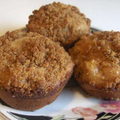Erna's Apple Pie Muffins - RecipeNode.com