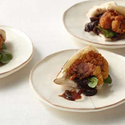 Fried Chicken Liver Pitas with Red Onion Marmalade and Watercress - RecipeNode.com