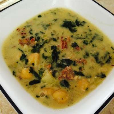 Garlic, Spinach, and Chickpea Soup - RecipeNode.com