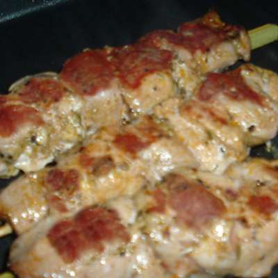 Garlicky Chicken or Pork Souvlaki - RecipeNode.com